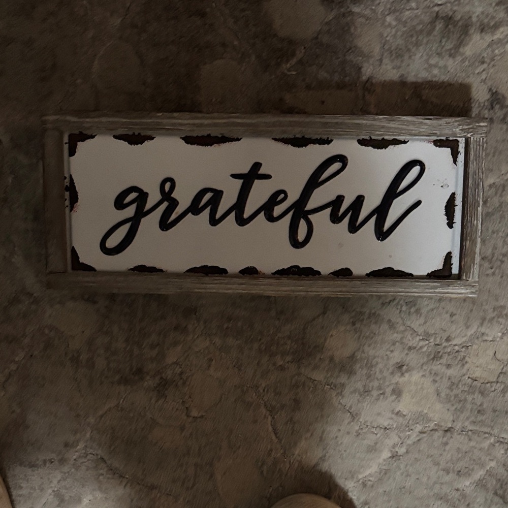 Charming Grateful Wall Art - Black and White